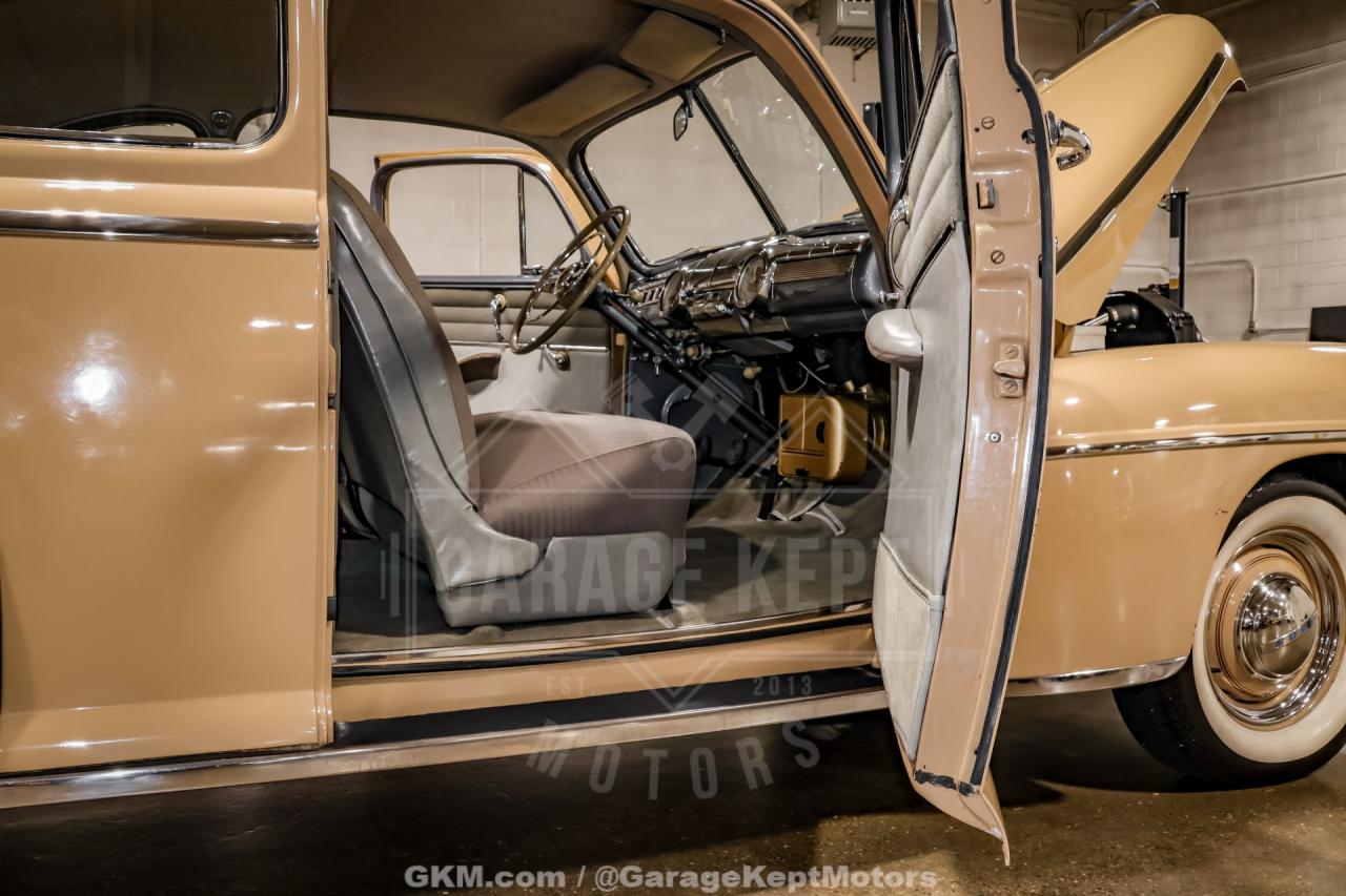 1947 Ford Deluxe