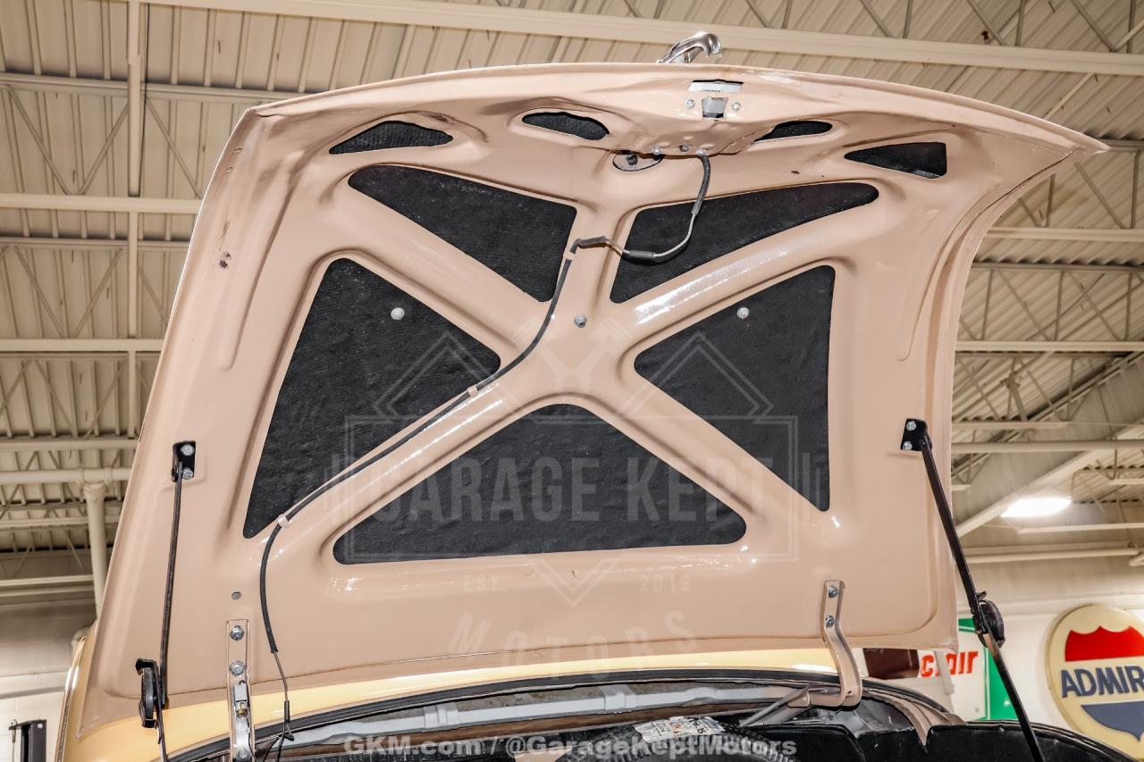 1947 Ford Deluxe