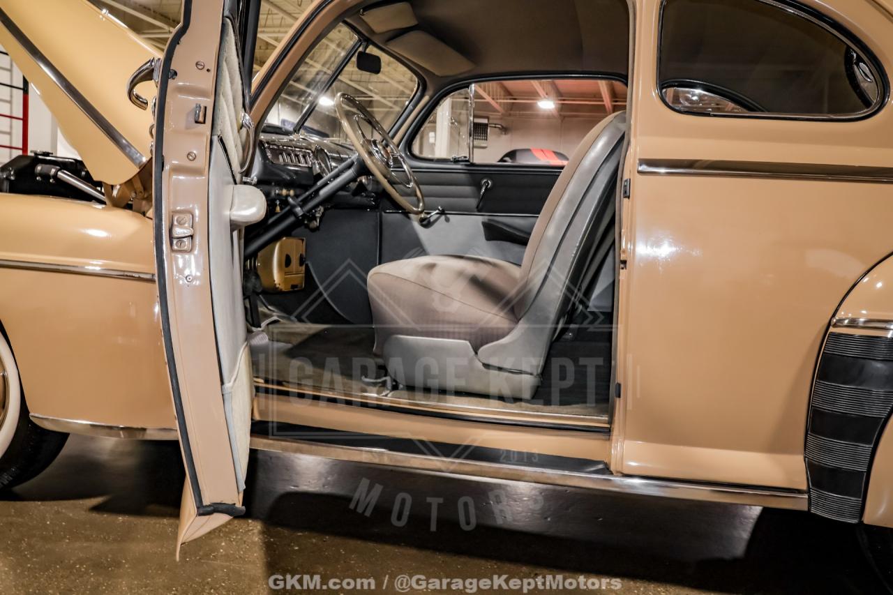 1947 Ford Deluxe