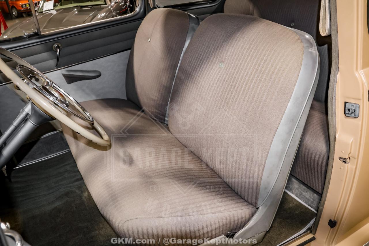 1947 Ford Deluxe