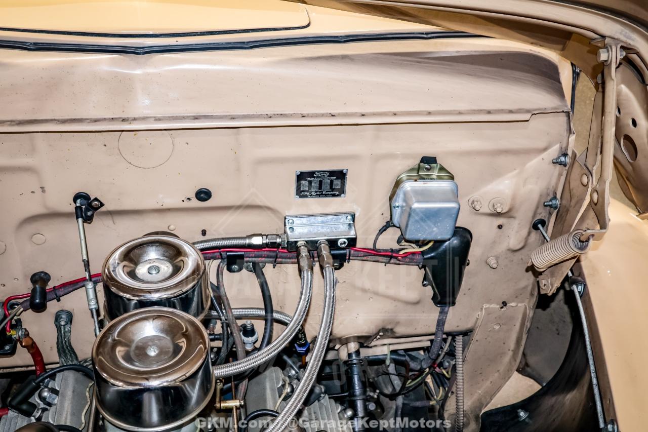 1947 Ford Deluxe