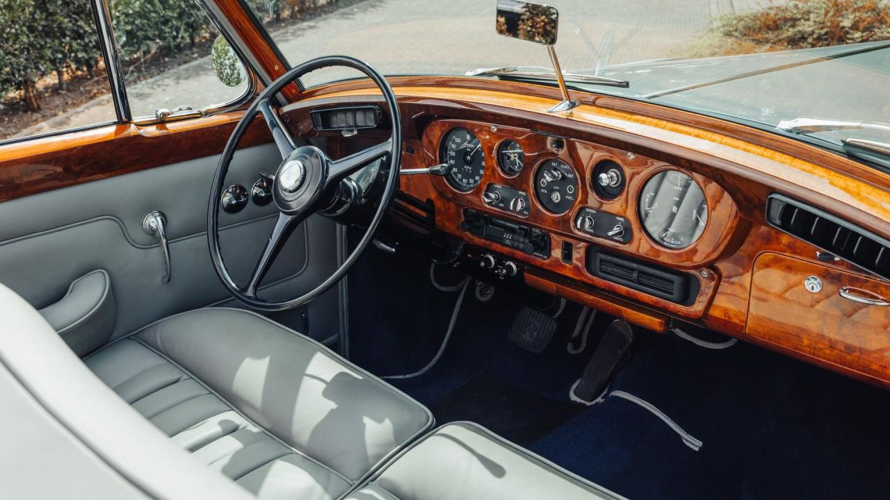 1962 Rolls - Royce Silver Cloud II H.J. Mulliner Drophead Coupe