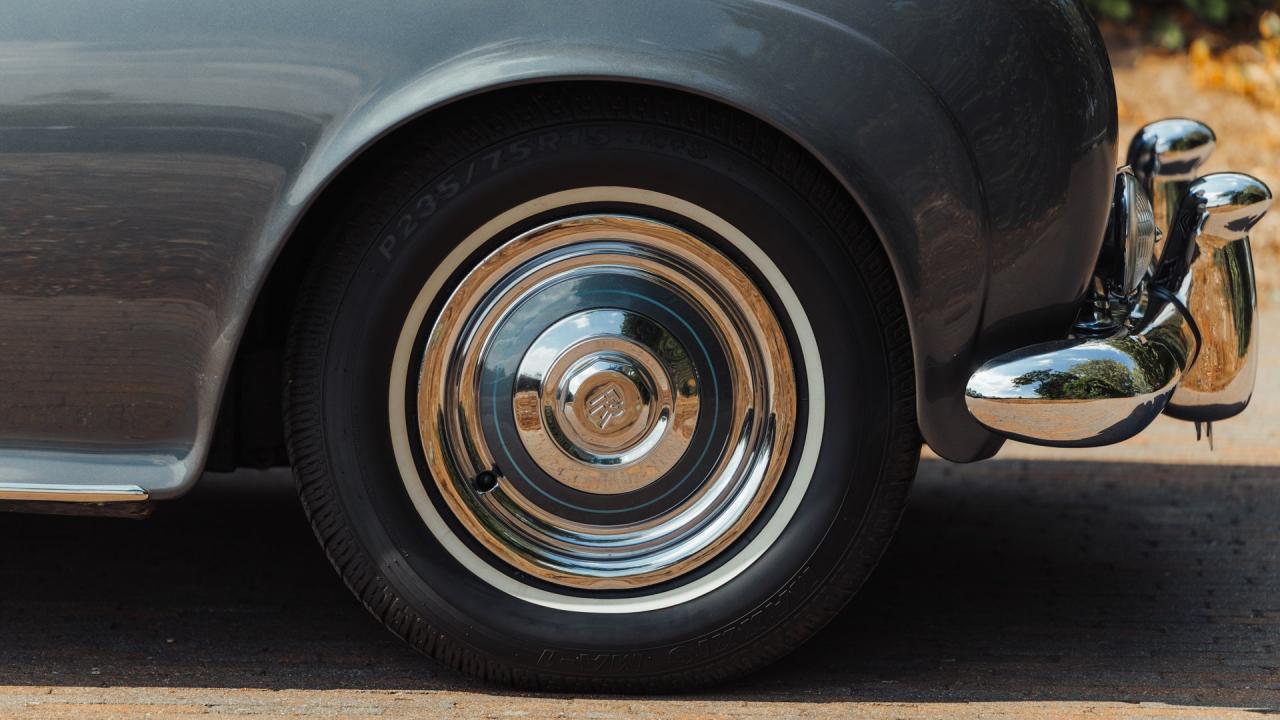 1962 Rolls - Royce Silver Cloud II Drophead Coupe by H.J. Mulliner