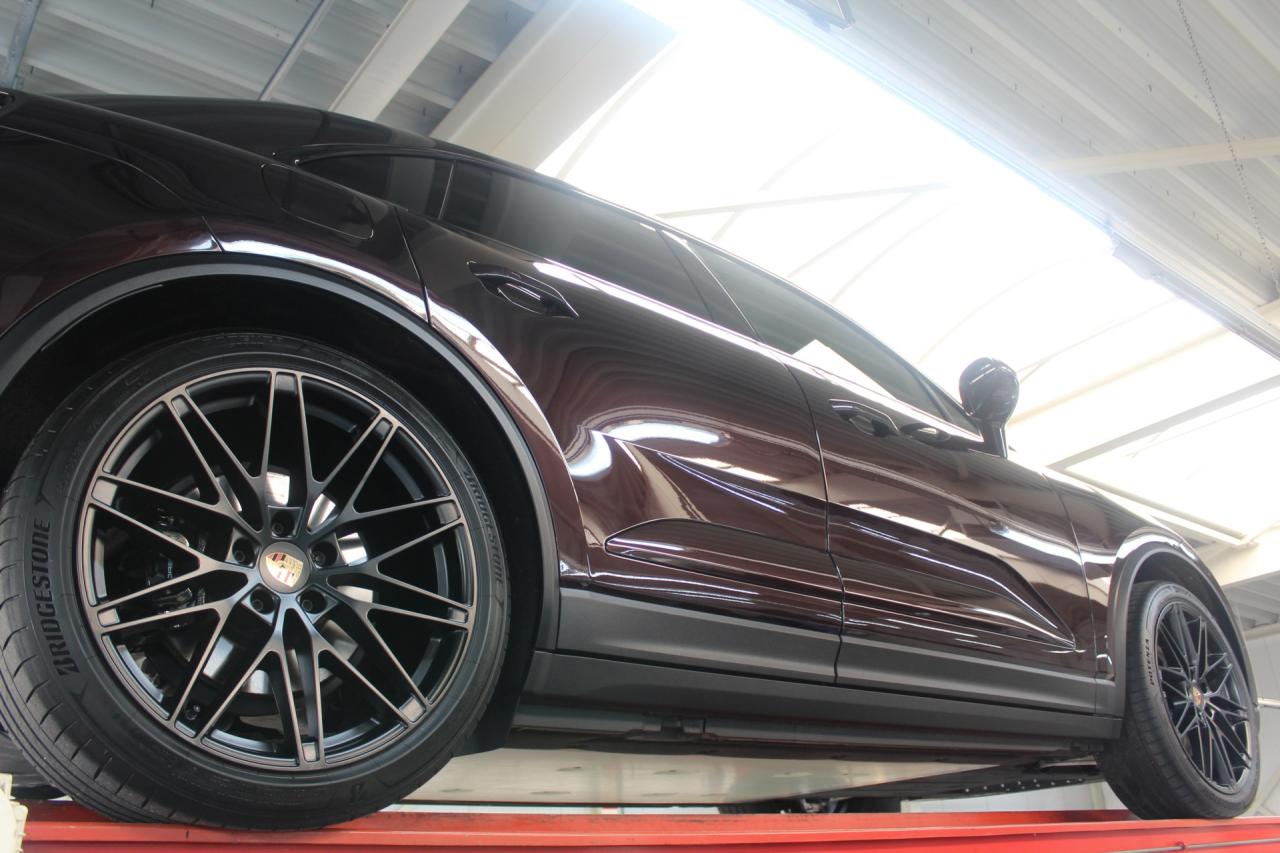 2025 Porsche Macan 4S &ldquo;Copper Ruby Metallic&rdquo;