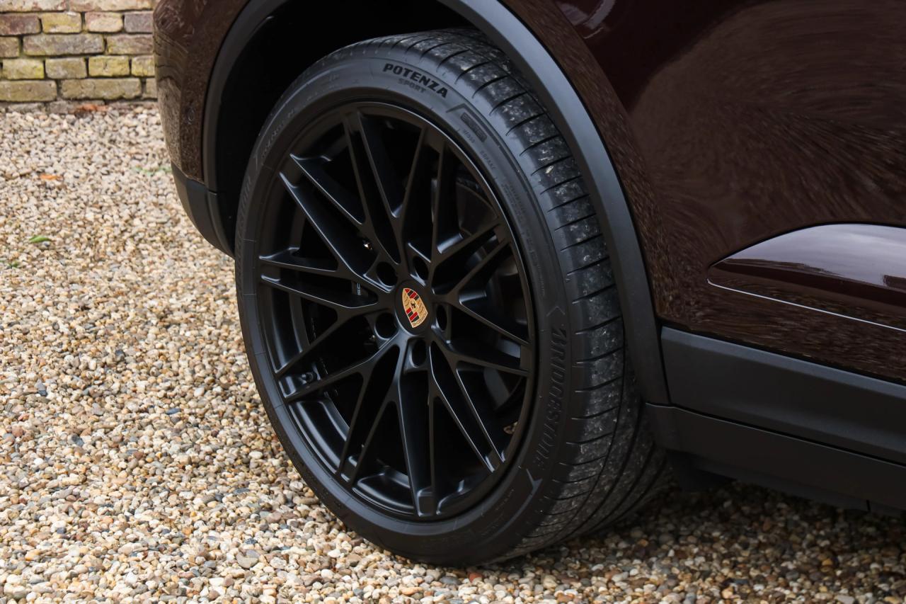 2025 Porsche Macan 4S &ldquo;Copper Ruby Metallic&rdquo;