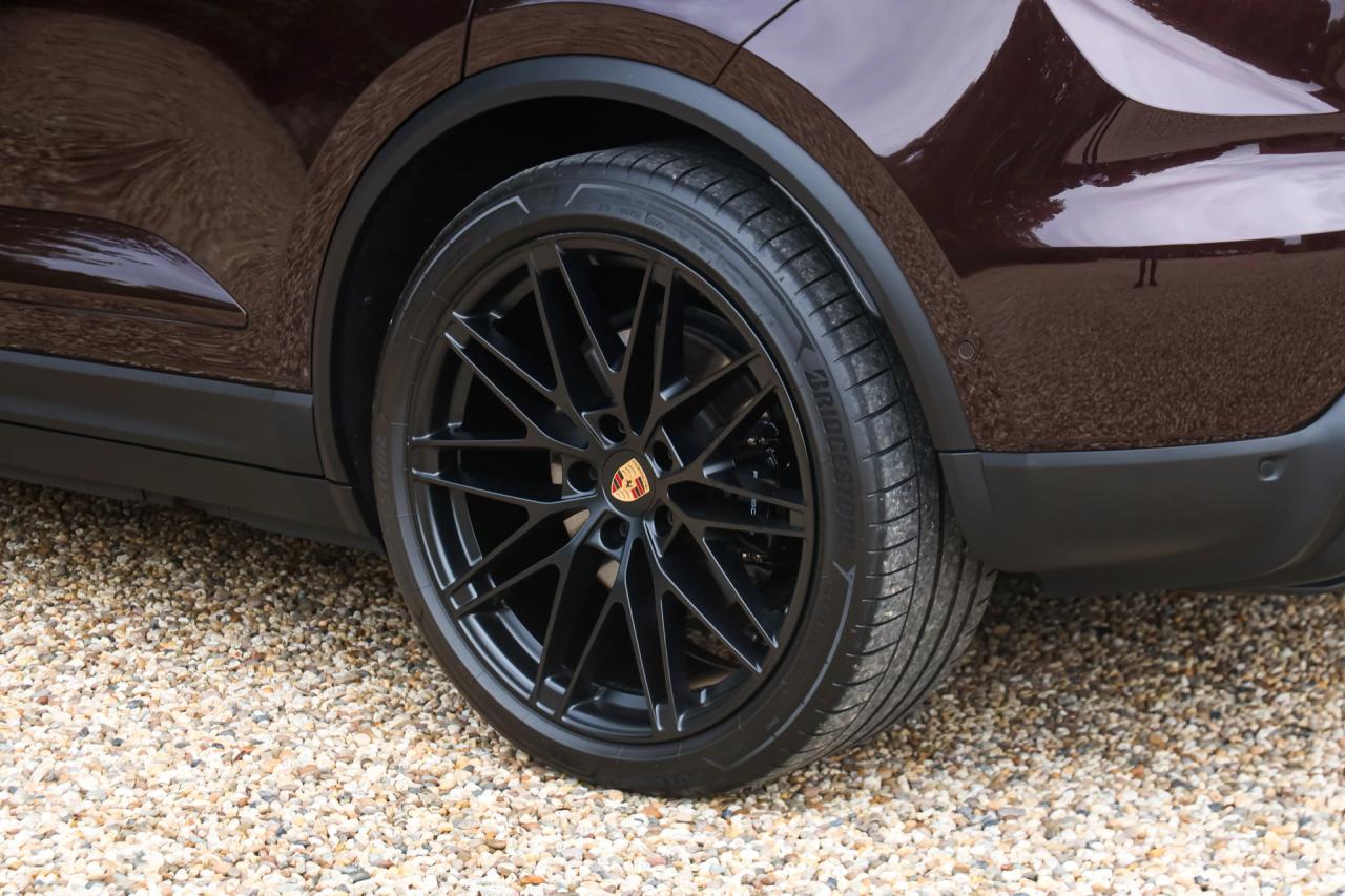 2025 Porsche Macan 4S &ldquo;Copper Ruby Metallic&rdquo;