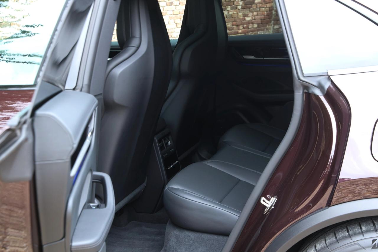 2025 Porsche Macan 4S &ldquo;Copper Ruby Metallic&rdquo;