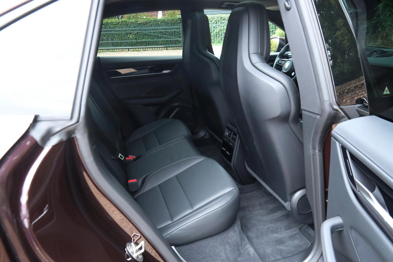 2025 Porsche Macan 4S &ldquo;Copper Ruby Metallic&rdquo;