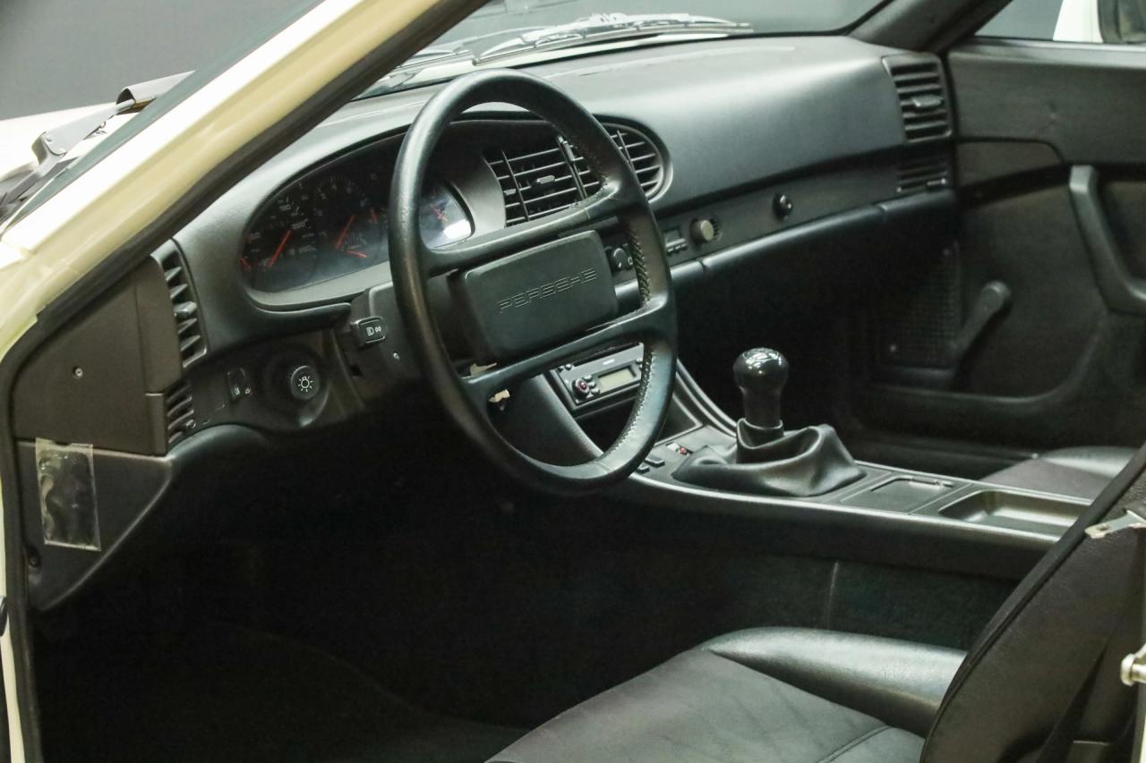 1986 Porsche 944 2.5 Coup&eacute; &ldquo;Alpinwei&szlig;&rdquo;