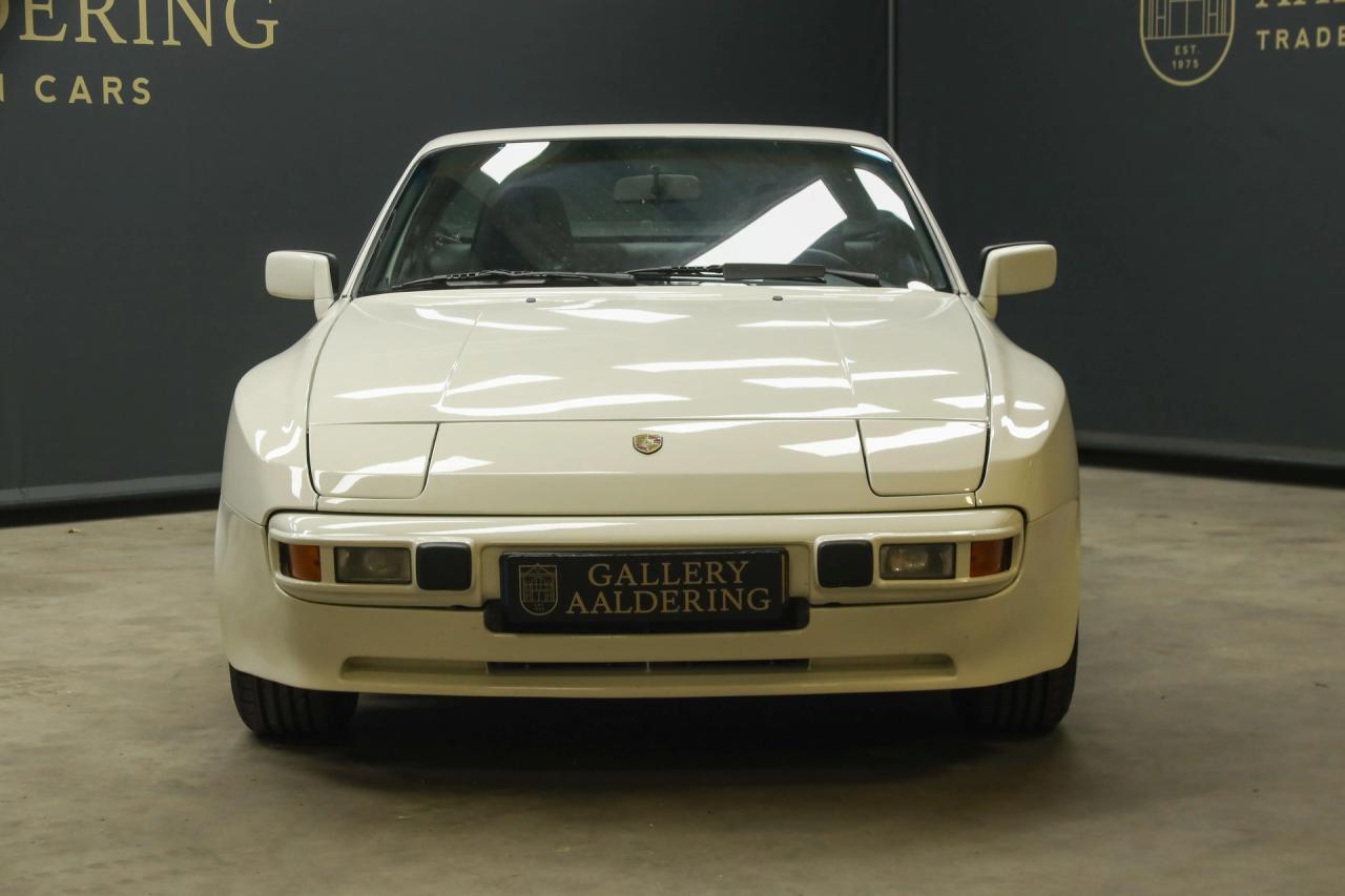 1986 Porsche 944 2.5 Coup&eacute; &ldquo;Alpinwei&szlig;&rdquo;