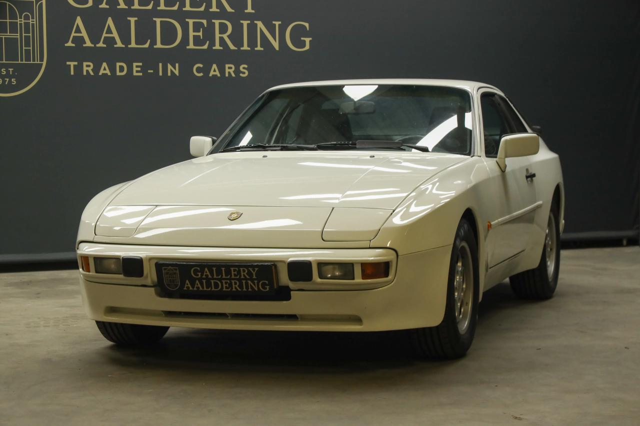 1986 Porsche 944 2.5 Coup&eacute; &ldquo;Alpinwei&szlig;&rdquo;