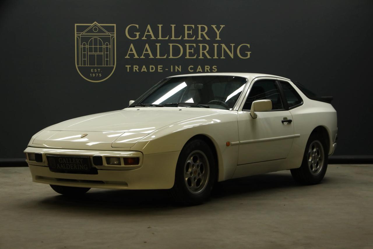 1986 Porsche 944 2.5 Coup&eacute; &ldquo;Alpinwei&szlig;&rdquo;