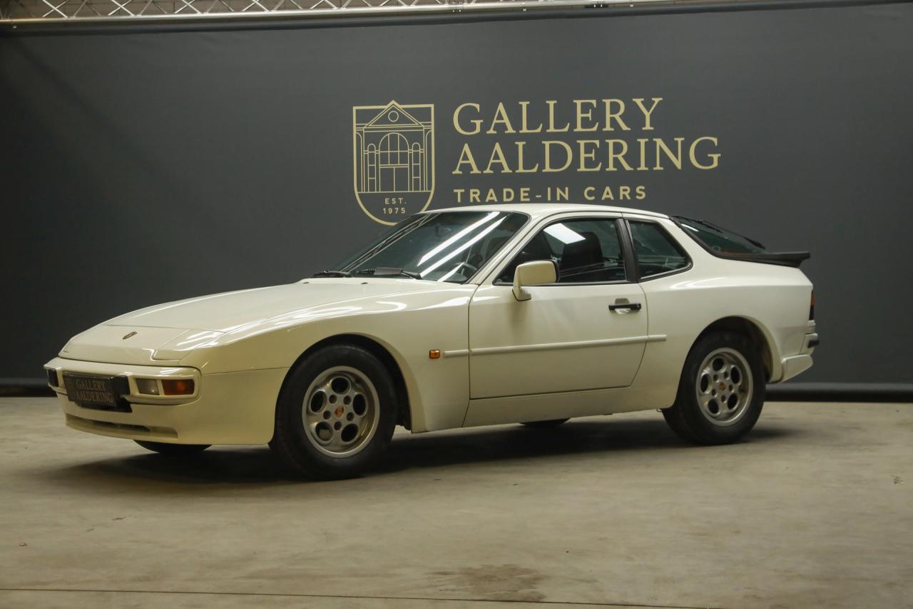 1986 Porsche 944 2.5 Coup&eacute; &ldquo;Alpinwei&szlig;&rdquo;