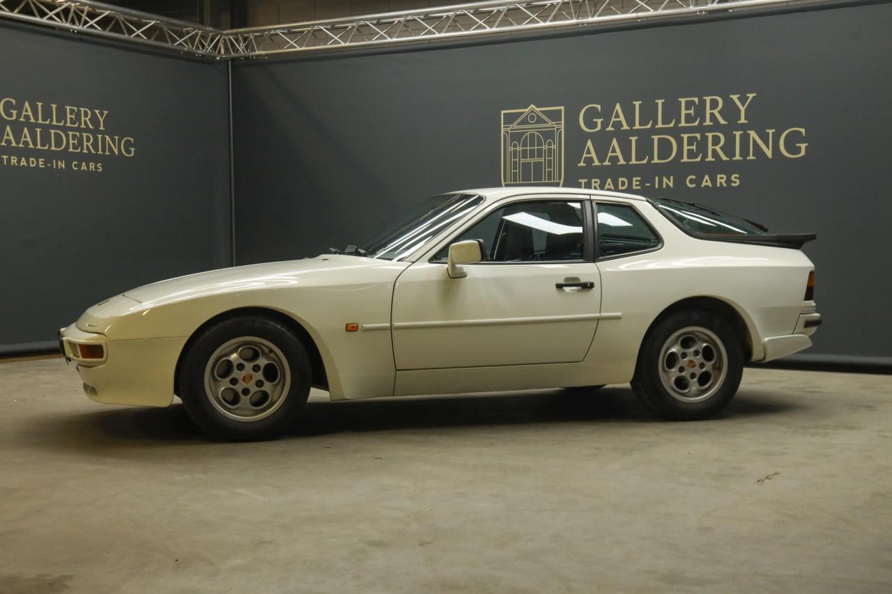 1986 Porsche 944 2.5 Coup&eacute; &ldquo;Alpinwei&szlig;&rdquo;