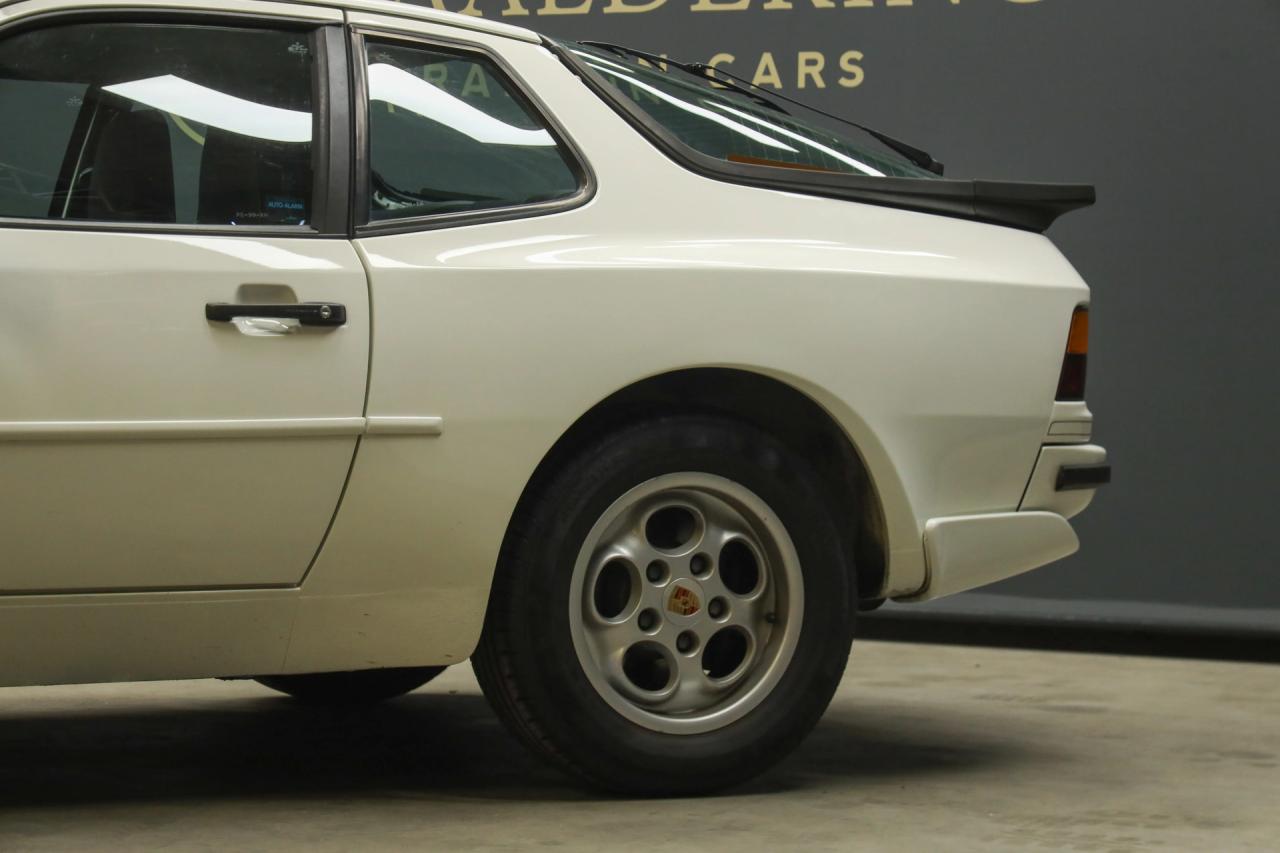 1986 Porsche 944 2.5 Coup&eacute; &ldquo;Alpinwei&szlig;&rdquo;