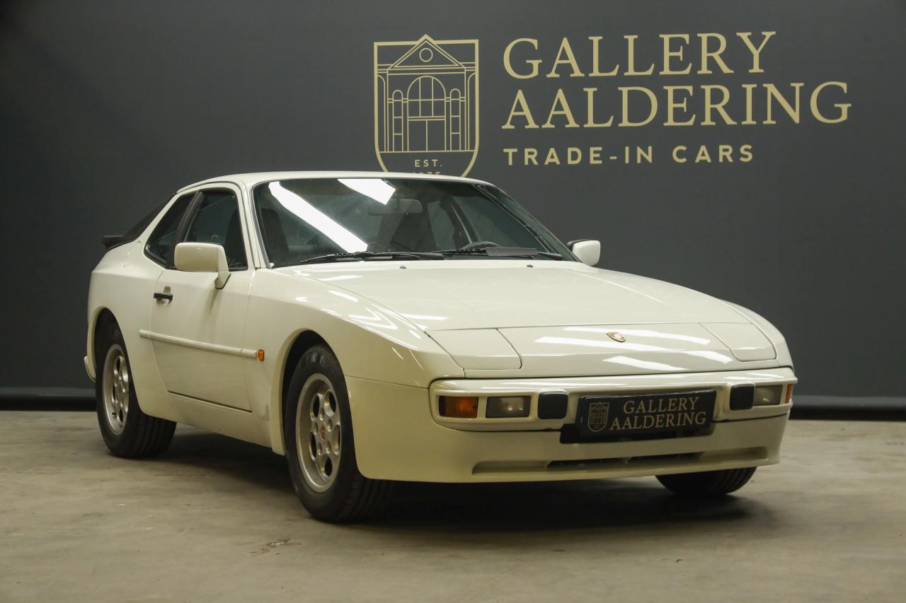 1986 Porsche 944 2.5 Coup&eacute; &ldquo;Alpinwei&szlig;&rdquo;