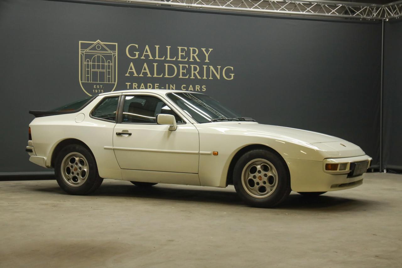 1986 Porsche 944 2.5 Coup&eacute; &ldquo;Alpinwei&szlig;&rdquo;