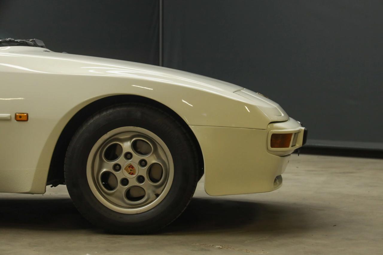 1986 Porsche 944 2.5 Coup&eacute; &ldquo;Alpinwei&szlig;&rdquo;