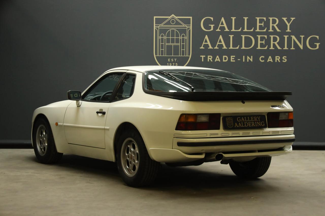 1986 Porsche 944 2.5 Coup&eacute; &ldquo;Alpinwei&szlig;&rdquo;