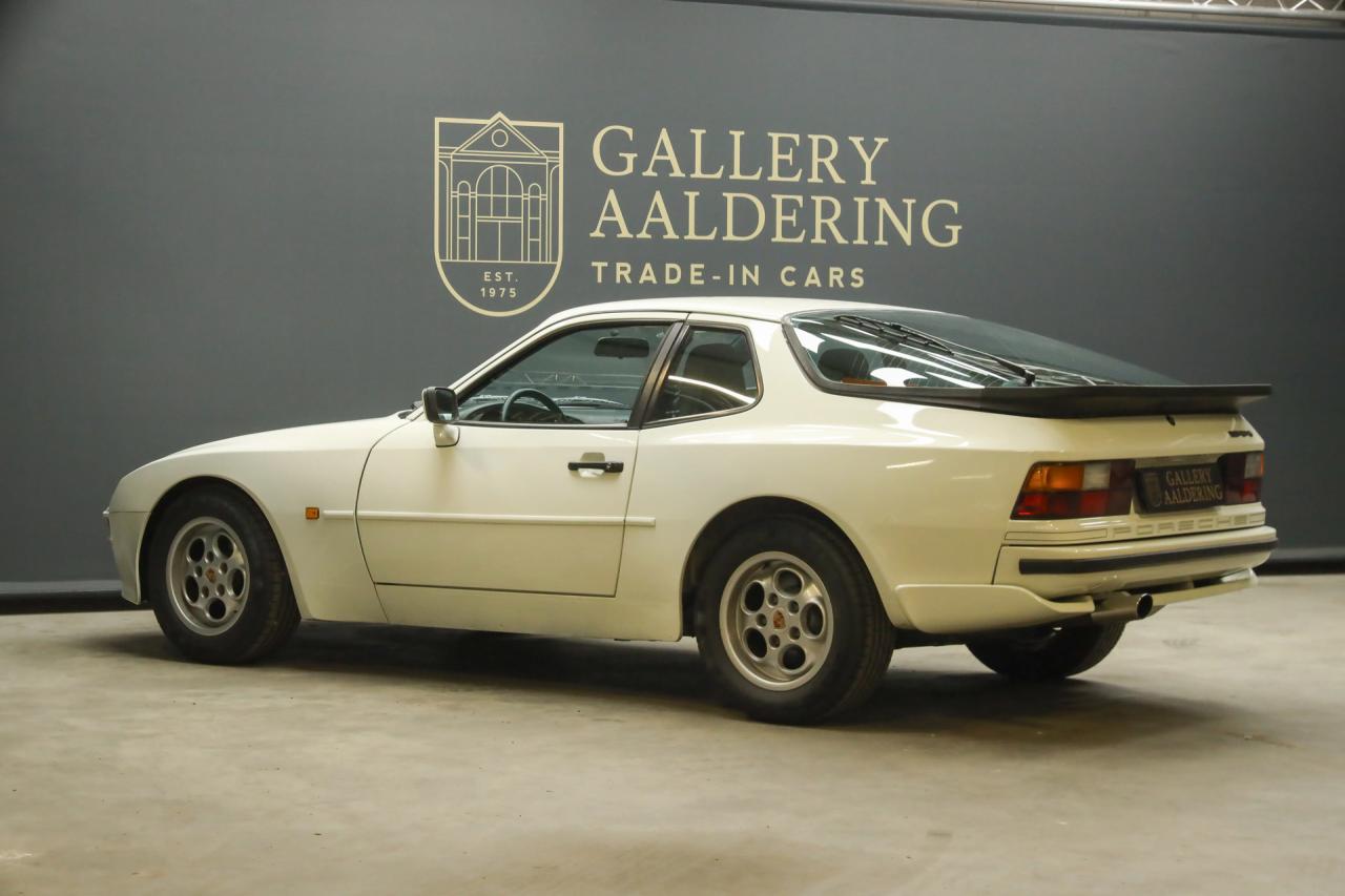 1986 Porsche 944 2.5 Coup&eacute; &ldquo;Alpinwei&szlig;&rdquo;