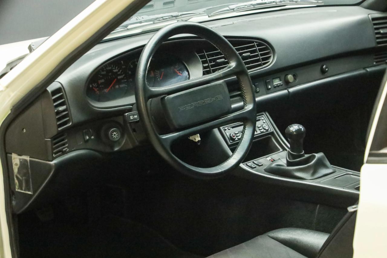 1986 Porsche 944 2.5 Coup&eacute; &ldquo;Alpinwei&szlig;&rdquo;