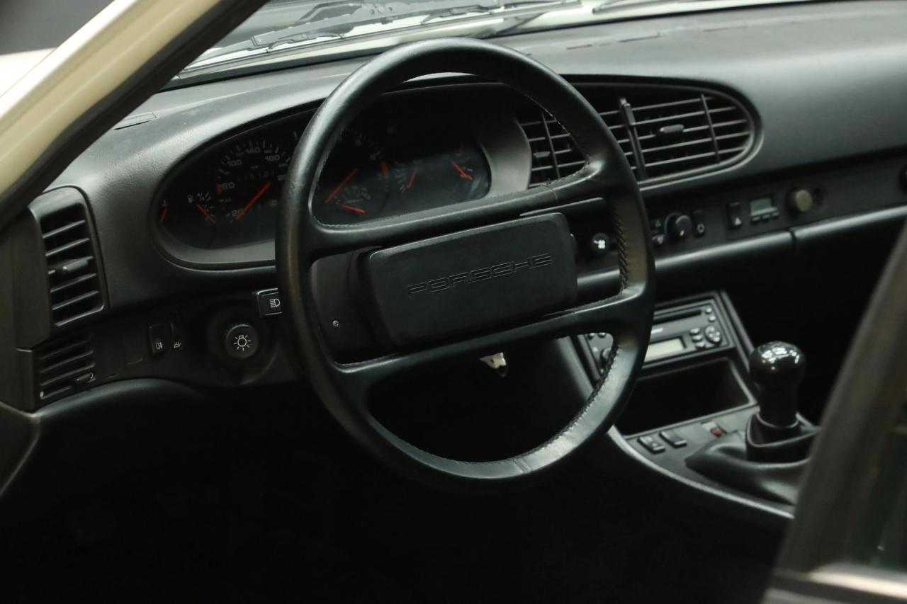1986 Porsche 944 2.5 Coup&eacute; &ldquo;Alpinwei&szlig;&rdquo;