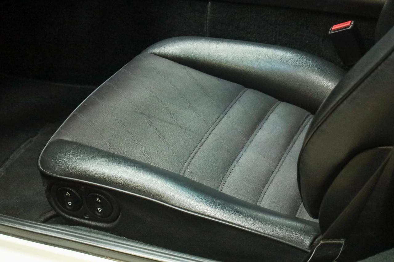 1986 Porsche 944 2.5 Coup&eacute; &ldquo;Alpinwei&szlig;&rdquo;