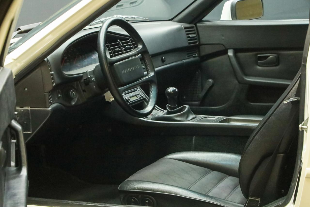 1986 Porsche 944 2.5 Coup&eacute; &ldquo;Alpinwei&szlig;&rdquo;