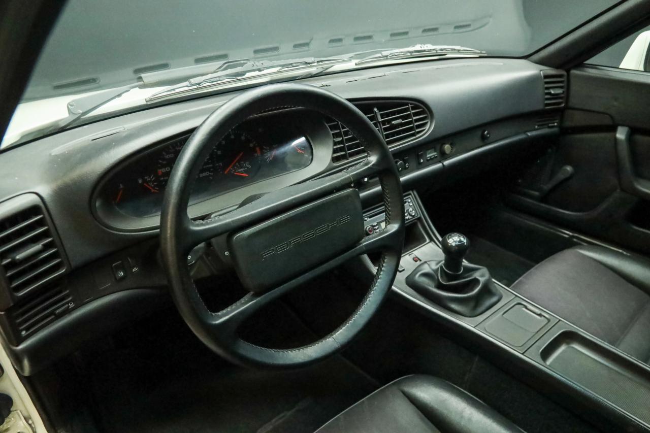 1986 Porsche 944 2.5 Coup&eacute; &ldquo;Alpinwei&szlig;&rdquo;