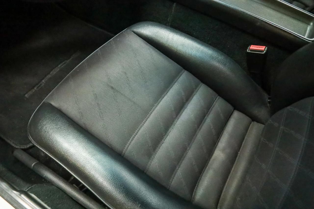 1986 Porsche 944 2.5 Coup&eacute; &ldquo;Alpinwei&szlig;&rdquo;