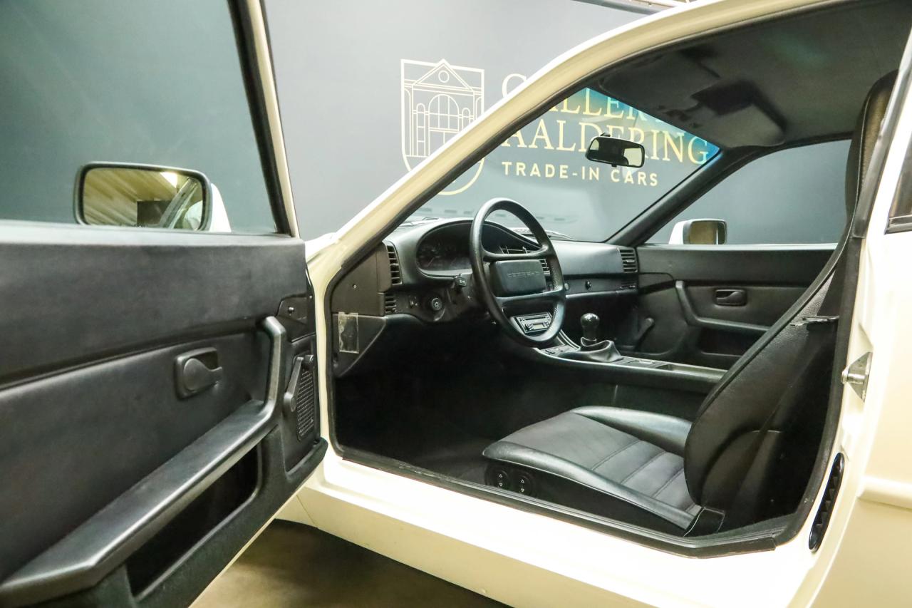 1986 Porsche 944 2.5 Coup&eacute; &ldquo;Alpinwei&szlig;&rdquo;