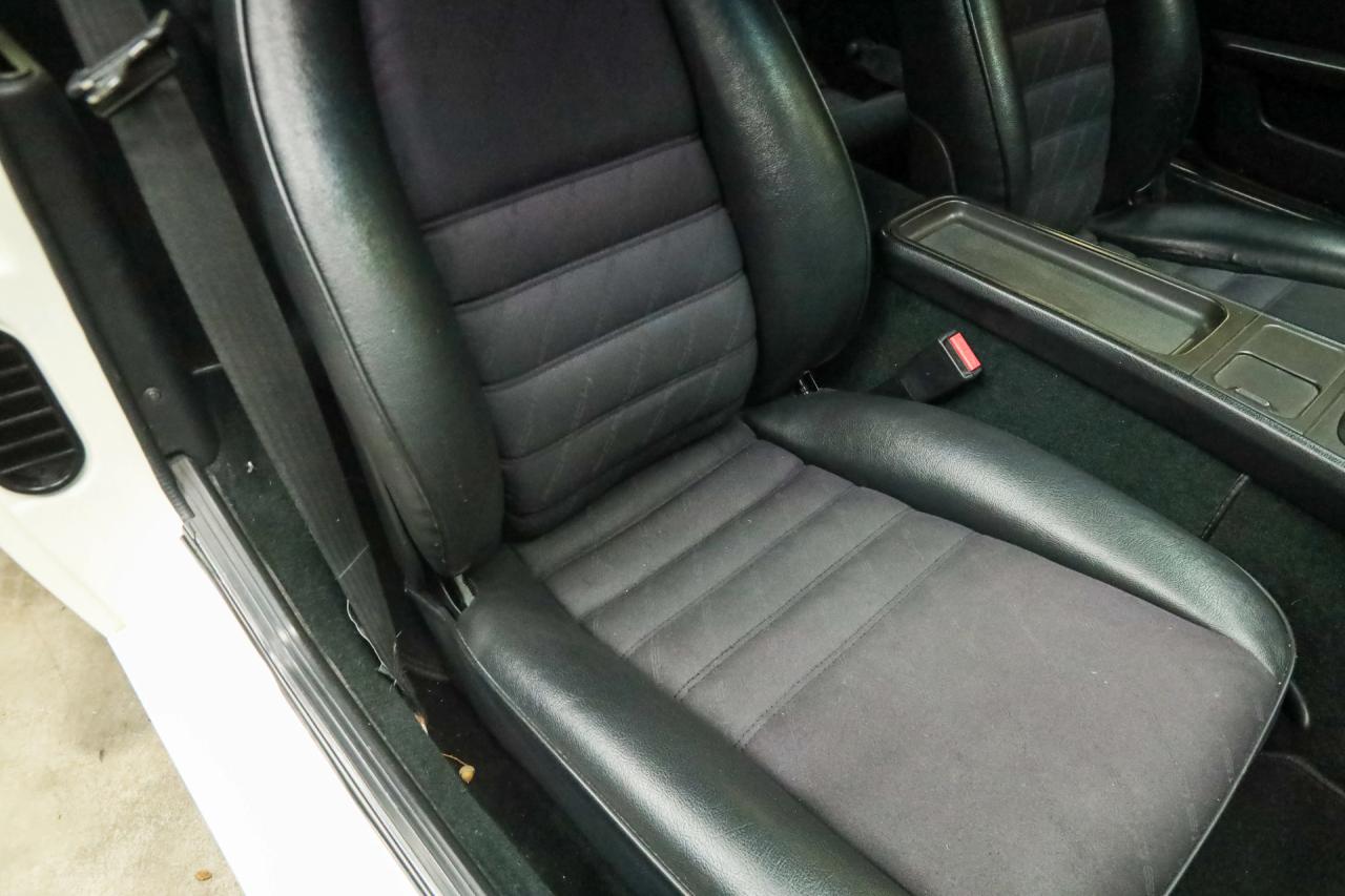 1986 Porsche 944 2.5 Coup&eacute; &ldquo;Alpinwei&szlig;&rdquo;