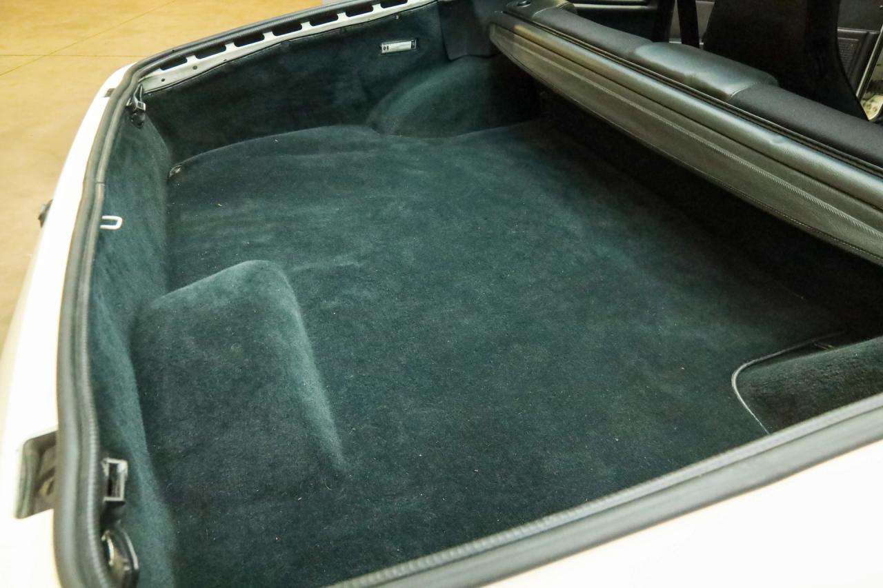 1986 Porsche 944 2.5 Coup&eacute; &ldquo;Alpinwei&szlig;&rdquo;