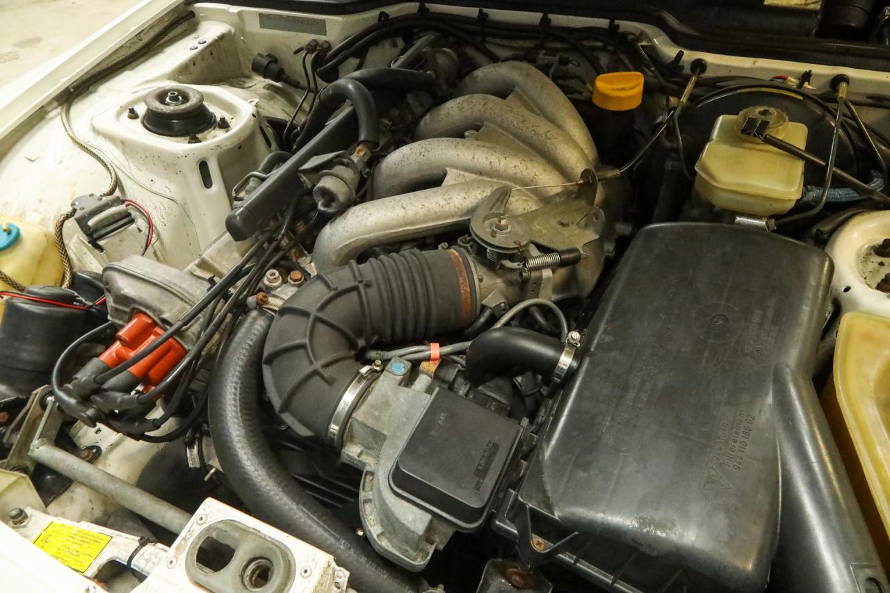 1986 Porsche 944 2.5 Coup&eacute; &ldquo;Alpinwei&szlig;&rdquo;