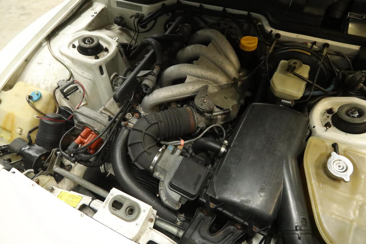 1986 Porsche 944 2.5 Coup&eacute; &ldquo;Alpinwei&szlig;&rdquo;