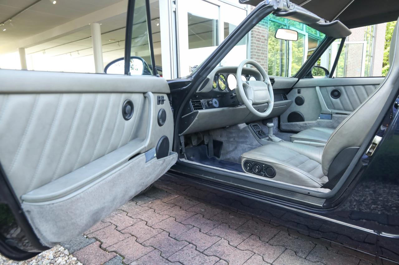 1992 Porsche 964 Carrera 4 Cabriolet &ldquo;Unique Carraragrau full leather&rdquo;