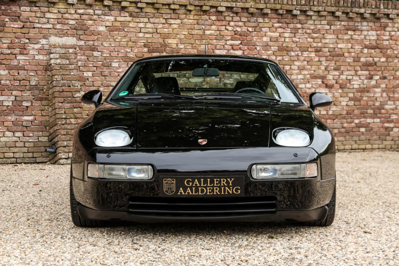 1994 Porsche 928 GTS &ldquo;Black over black&rdquo;
