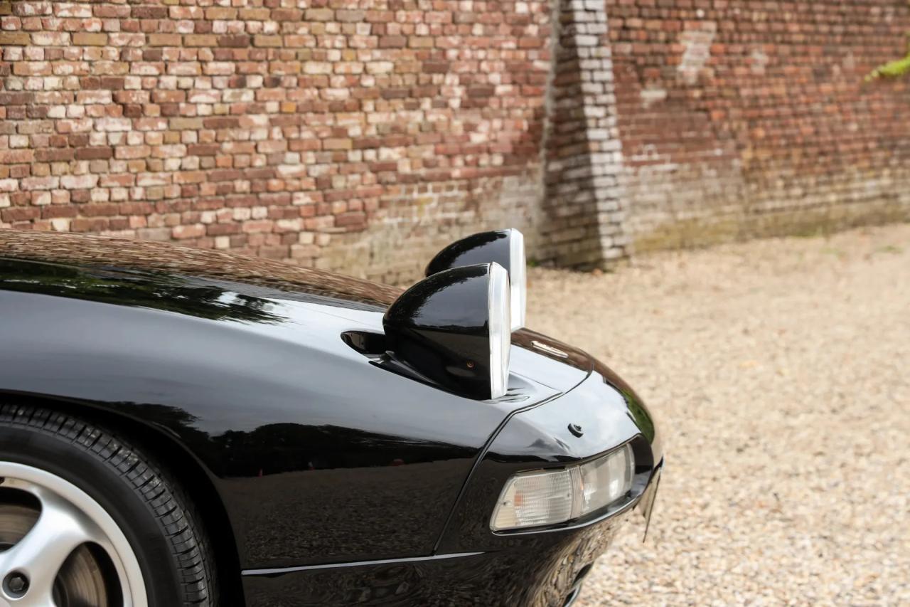 1994 Porsche 928 GTS &ldquo;Black over black&rdquo;