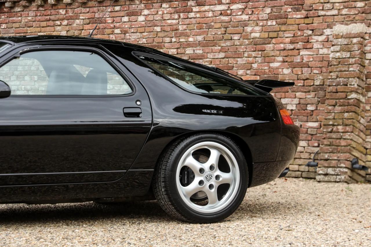 1994 Porsche 928 GTS &ldquo;Black over black&rdquo;