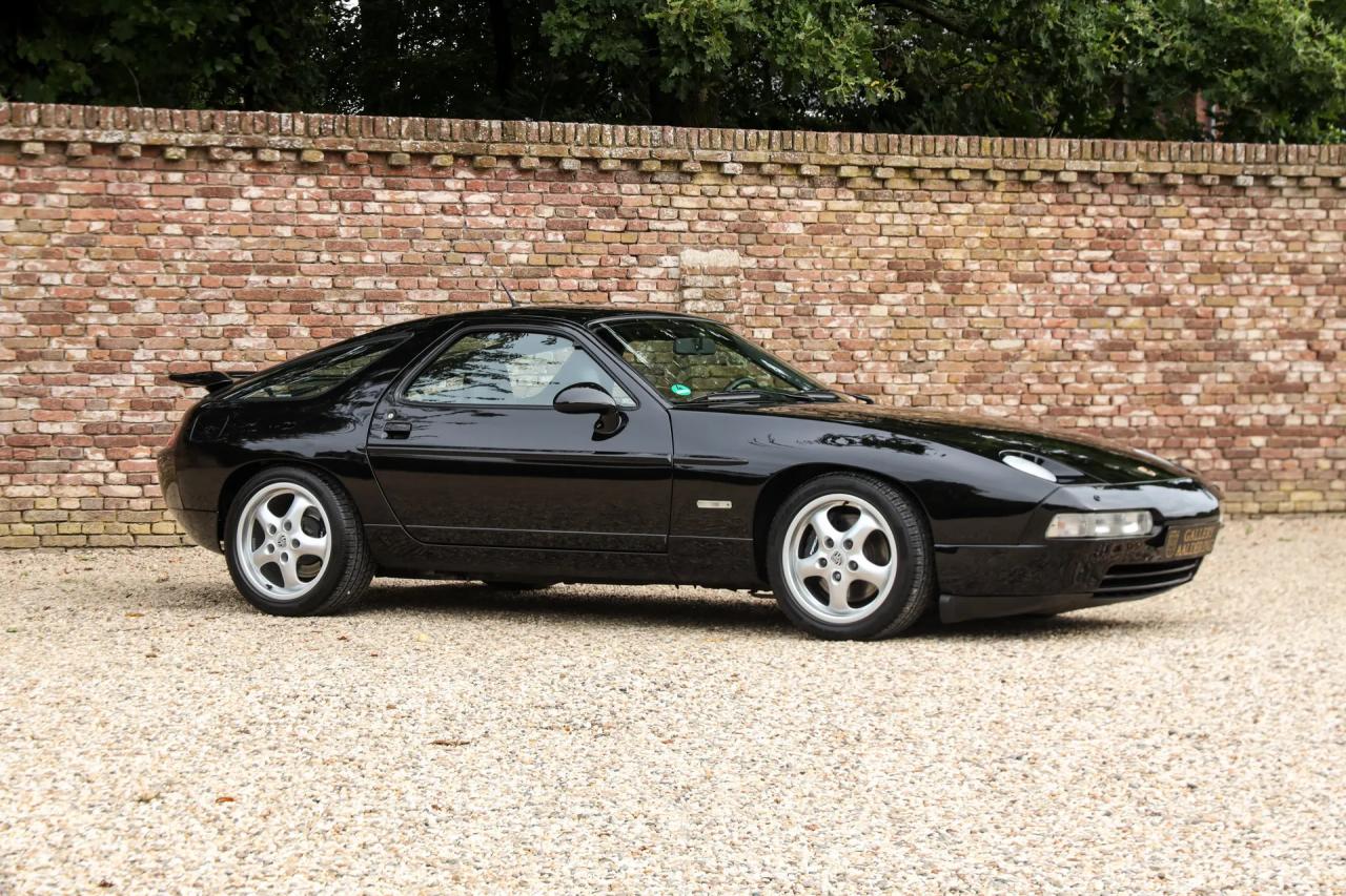 1994 Porsche 928 GTS &ldquo;Black over black&rdquo;