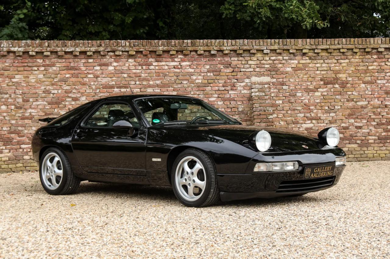 1994 Porsche 928 GTS &ldquo;Black over black&rdquo;