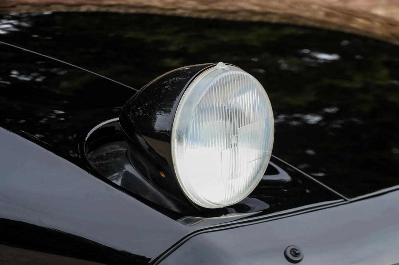 1994 Porsche 928 GTS &ldquo;Black over black&rdquo;