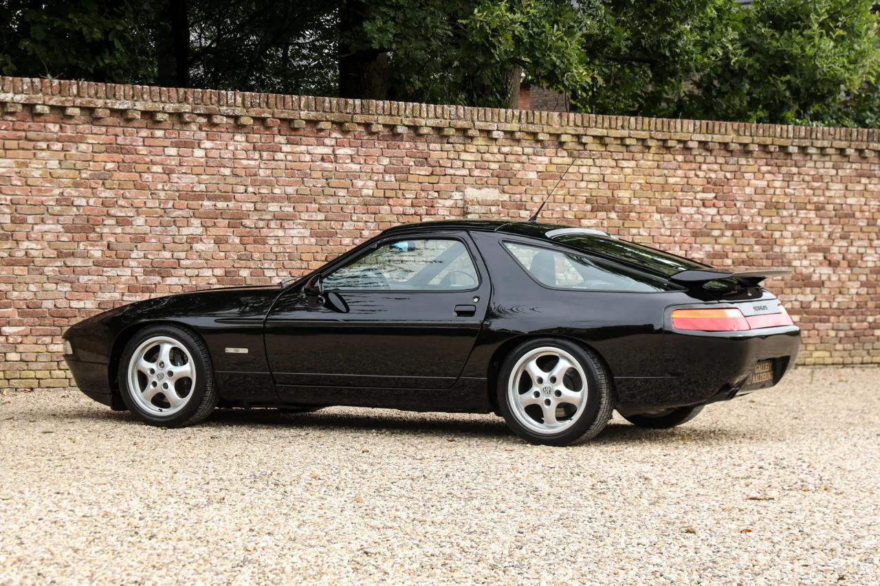 1994 Porsche 928 GTS &ldquo;Black over black&rdquo;