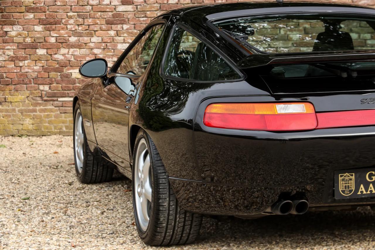 1994 Porsche 928 GTS &ldquo;Black over black&rdquo;