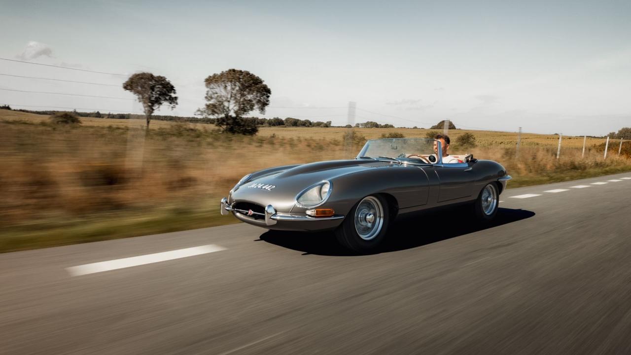 1965 Jaguar E-Type Series 1 4.2 Roadster