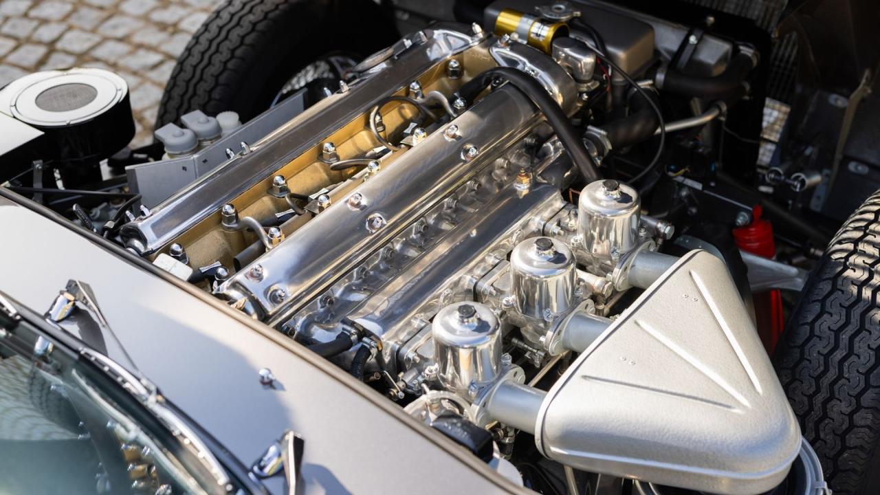 1965 Jaguar E-Type Series 1 4.2 Roadster