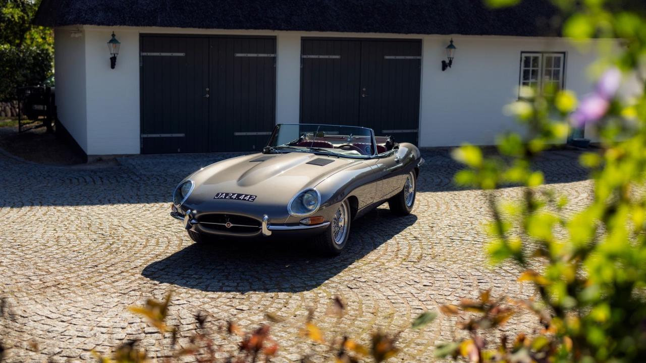 1965 Jaguar E-Type Series 1 4.2 Roadster