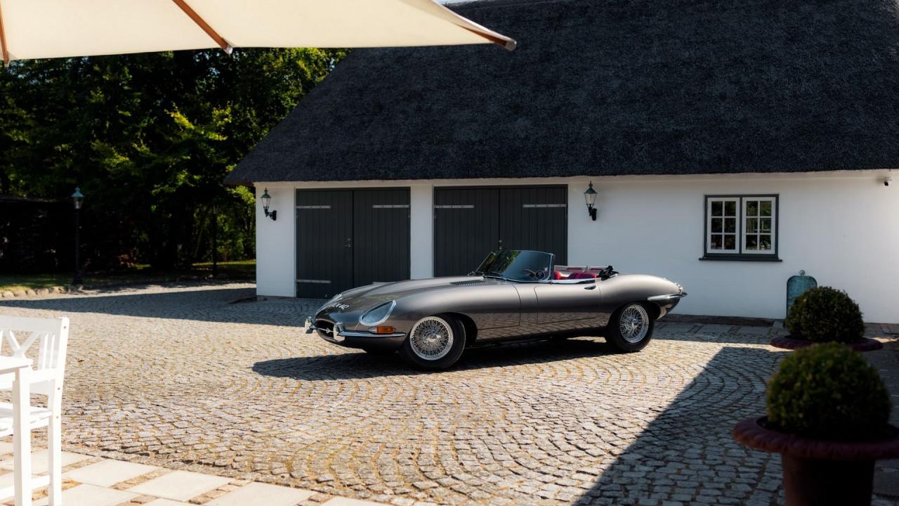 1965 Jaguar E-Type Series 1 4.2 Roadster