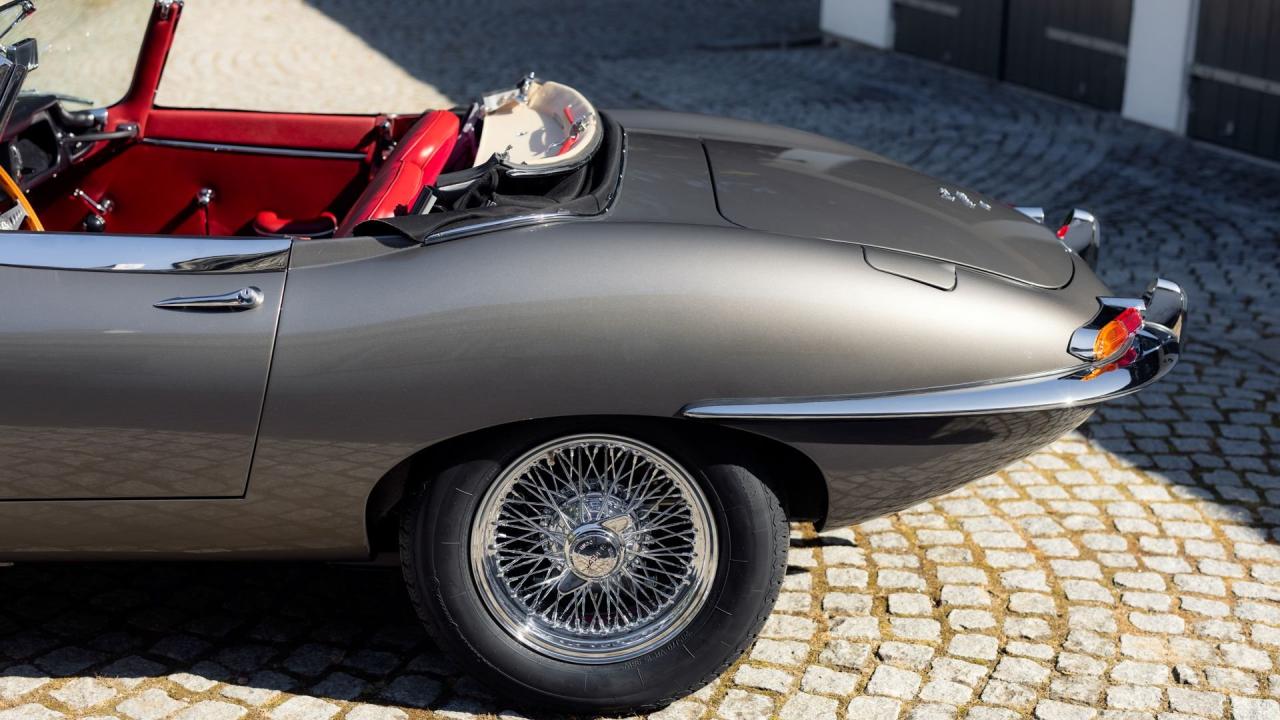 1965 Jaguar E-Type Series 1 4.2 Roadster