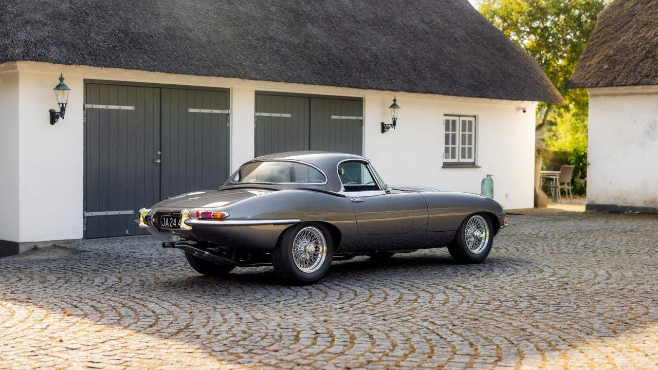 1965 Jaguar E-Type Series 1 4.2 Roadster